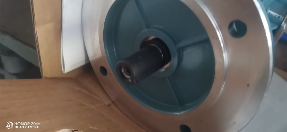 Silnik elektryczny AAB M3AA 71B2