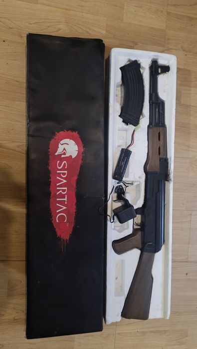 AK-47, de ferro  elétrica funcionando perfeitamente