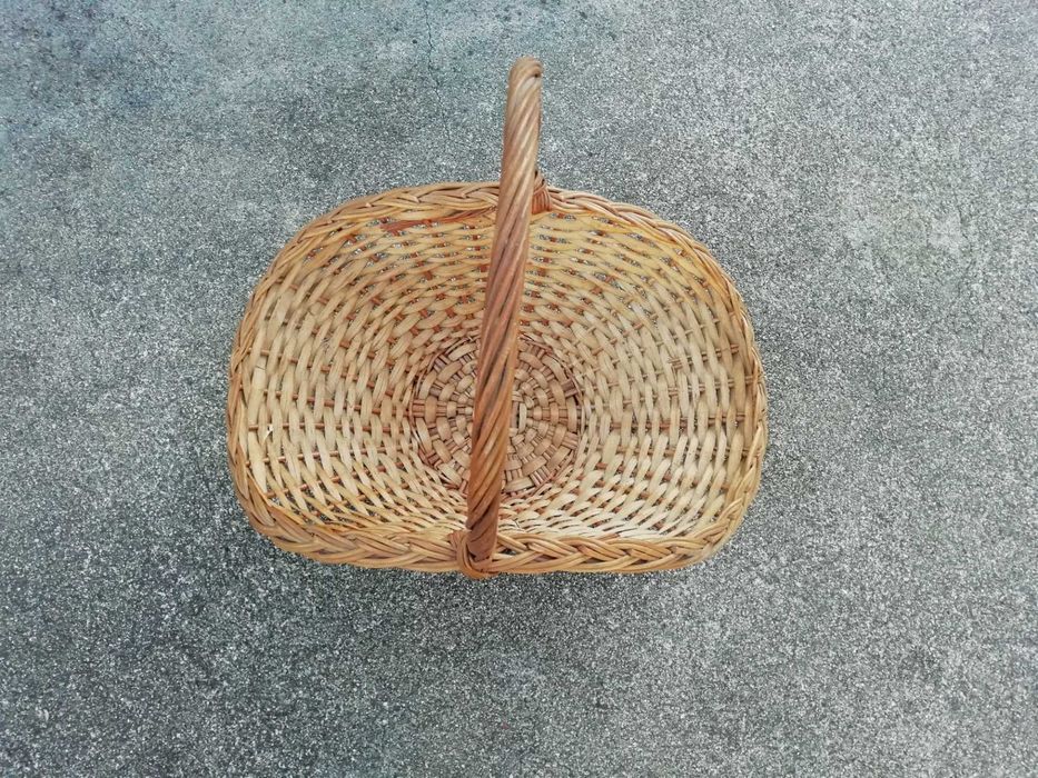 Cesto de verga/palha - decoração/arrumação