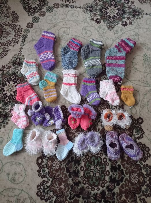 В'язані шкарпетки,носки, панчохи,тапки.