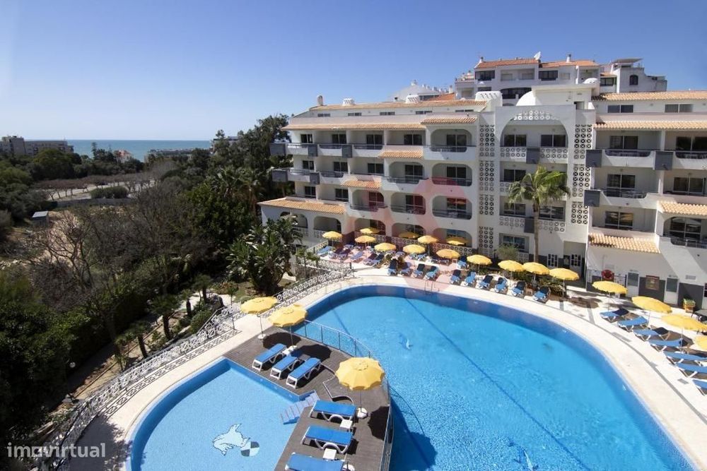 Apartamento T1 de Luxo Totalmente Mobilado inserido no Luna Miramar Cl