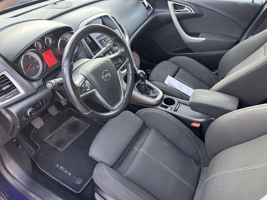 Opel Astra Sports Tourer — fotografia 5