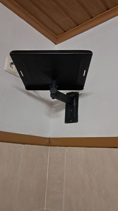 Televisão LG Smart 28 polegadas + Suporte de oferta
