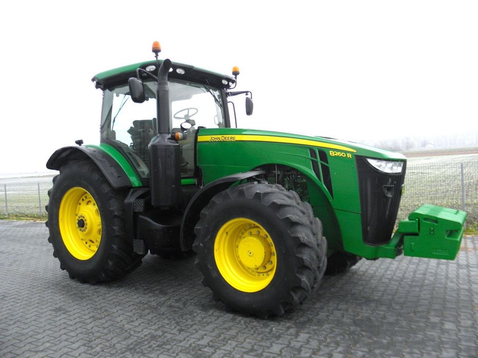 John Deere 8260R 2014 Rok, Skrzynia POWERSHIFT ,9200 mtg, Nie Malowany, Stan Idealny