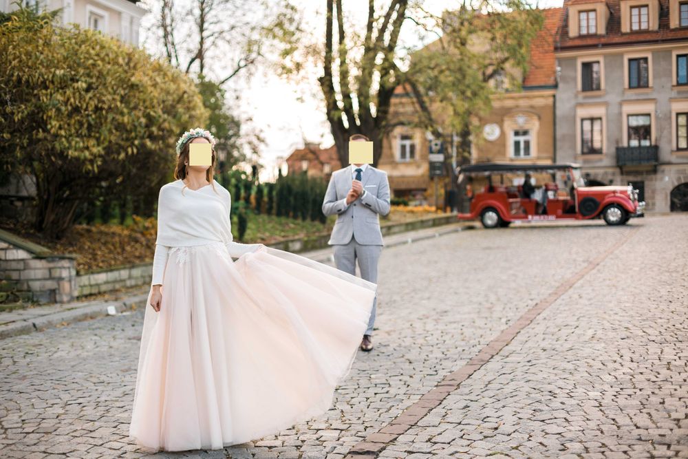 Brzoskwiniowa suknia ślubna