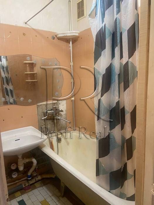 Продаж 2-ноі квартири по вул.Прирічна, Івасюка 5 ст.метро  Оболонь,Мінська