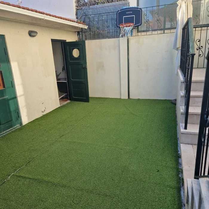 Moradia em Caselas /Restelo T3+  1 Estúdio,  e Garagem