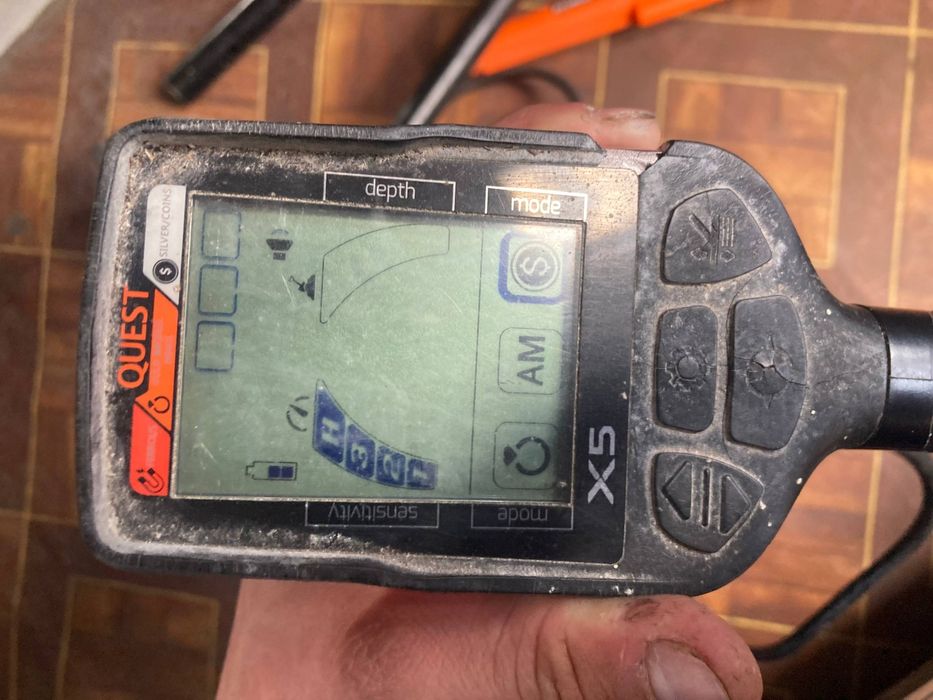 Продам металошукач Quest
