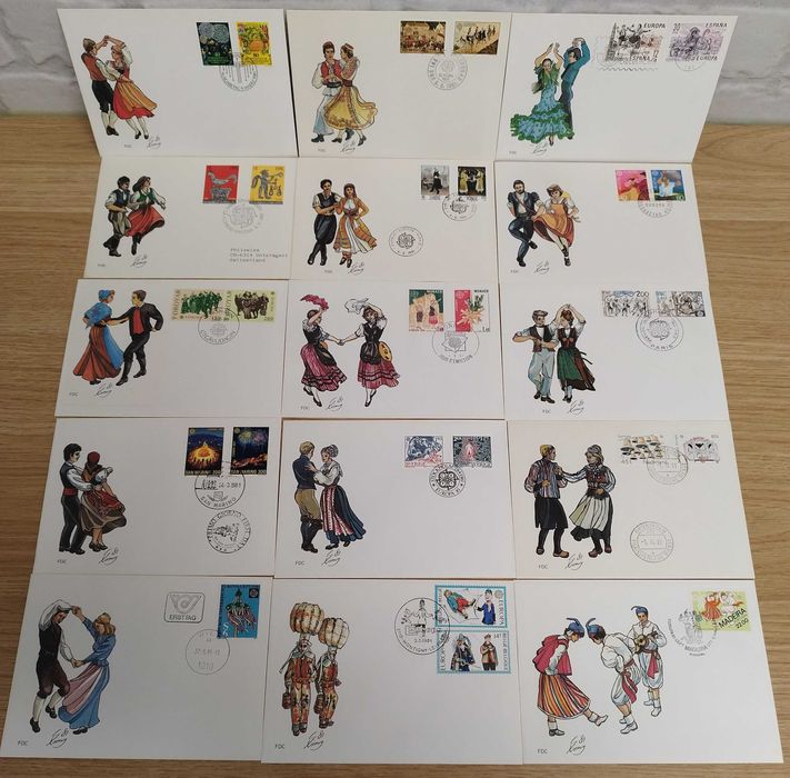 34 FDC da Europa sobre trajes e costumes