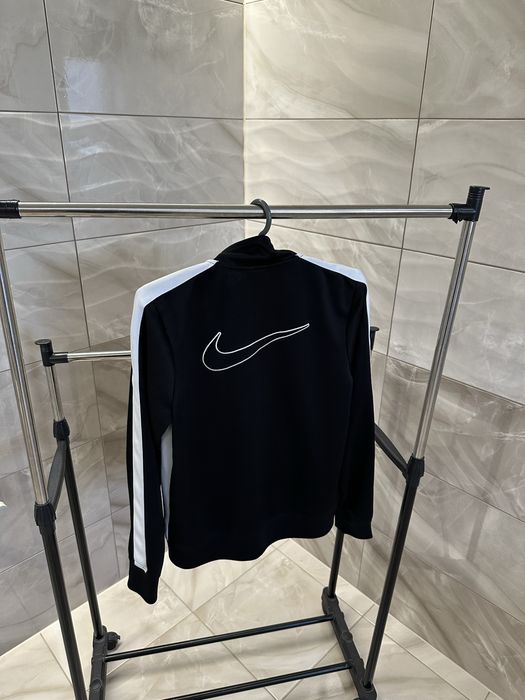 Зипка від бренду nike