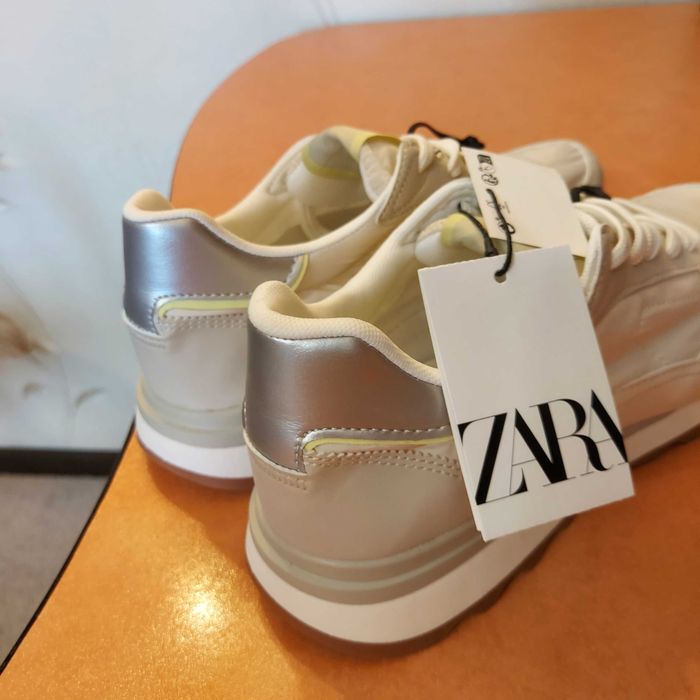 Кросівки 38 Zara жіночі легкі м'які бежеві молочні трендові