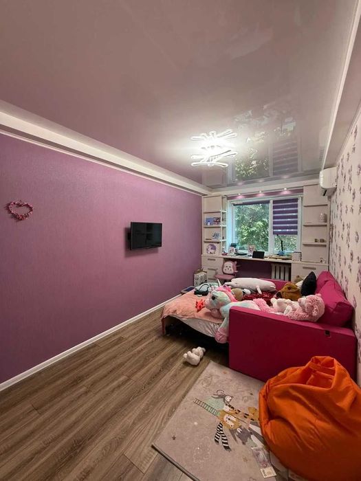 3-кімнатна квартира в самому центрі — 72 м², Свіжий ремонт, Цегла