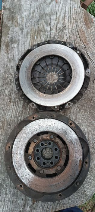 Корзина щеплення з маховиком на Опель омега.