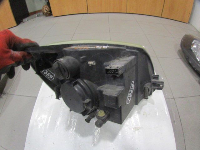 Ótica / farol esquerda CITROËN Berlingo Van (M_)