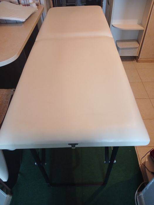 Продам масажний стіл б/у