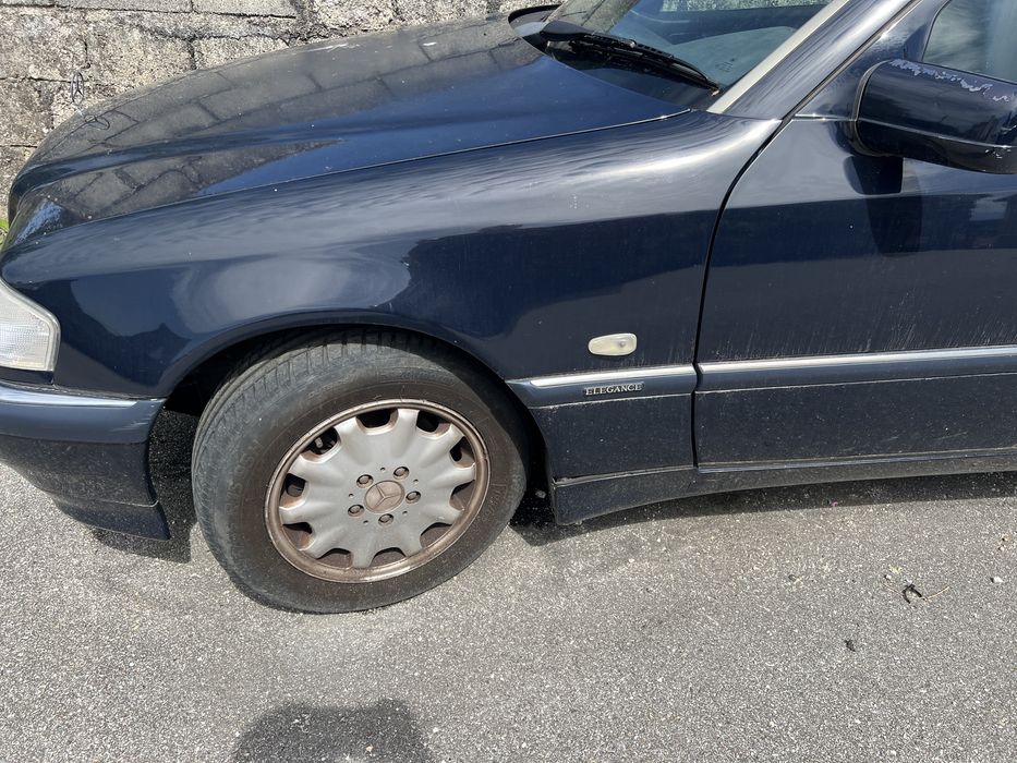 Mercedes C 180 gasolina.