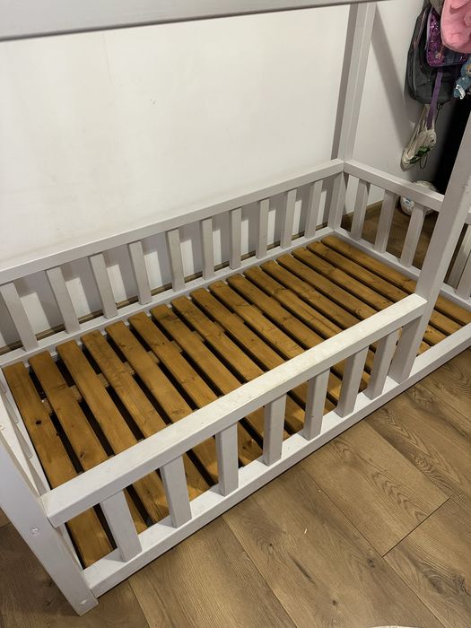 Łóżko dziecięce- domek