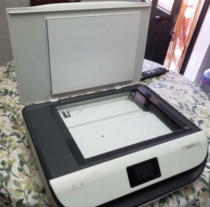 Impressora HP ENVY 5032 com avaria no Touch