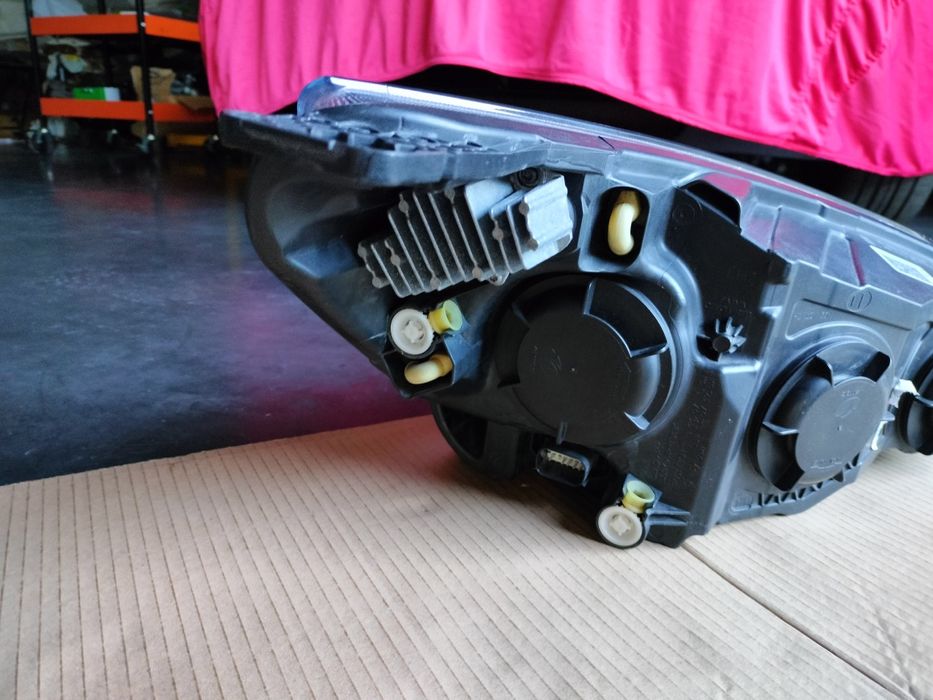 Farol esquerdo Ford Focus 2019