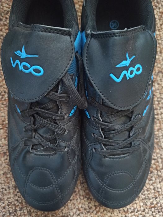 Кросівки для футболу.