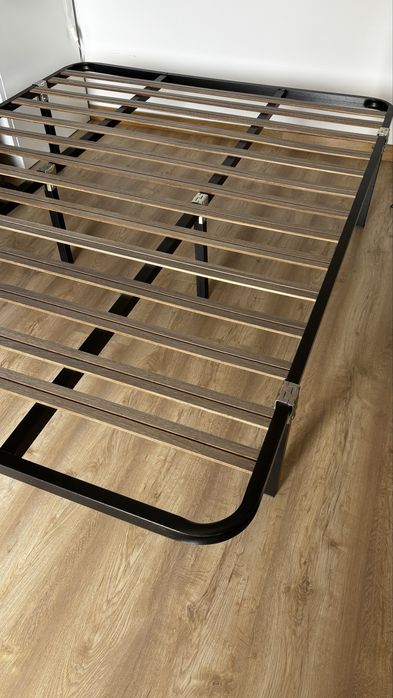 Estrado Cama de Casal 140x190 com Estrutura Metálica e Ripas