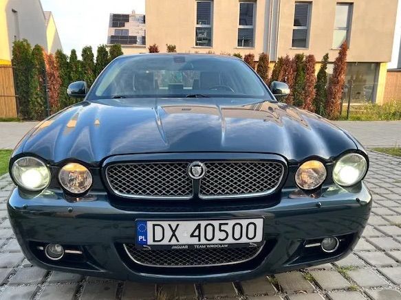 Jaguar XJ