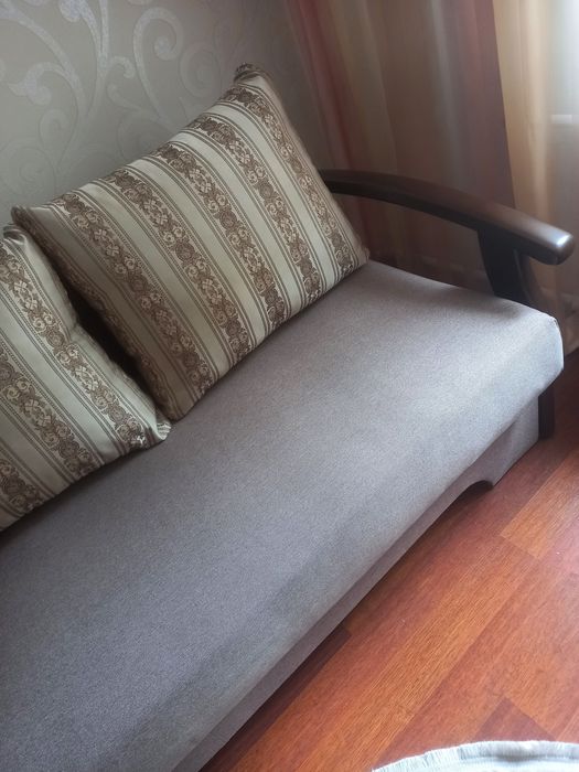 Продам диван-ліжко вживаний