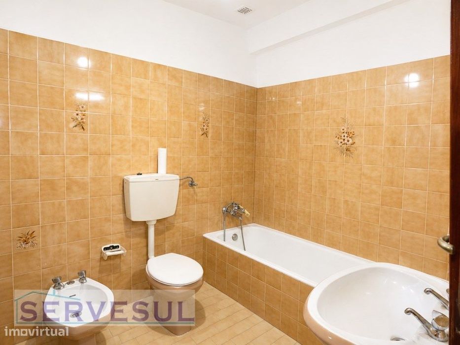 Apartamento de 4 quartos, localizado no centro da vila de Messines,...