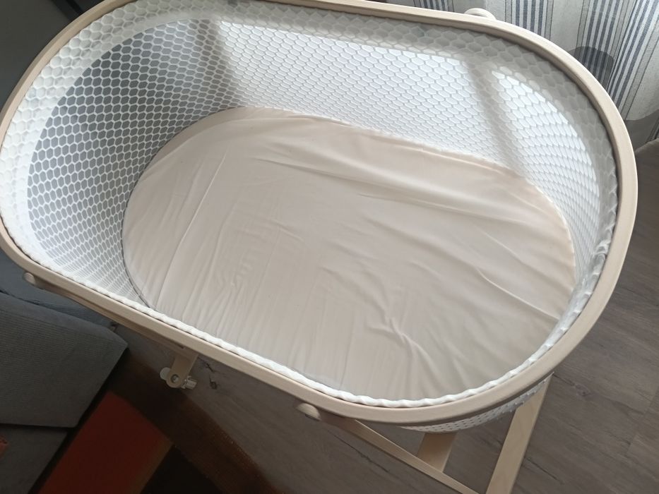 Berço bebe com rodas