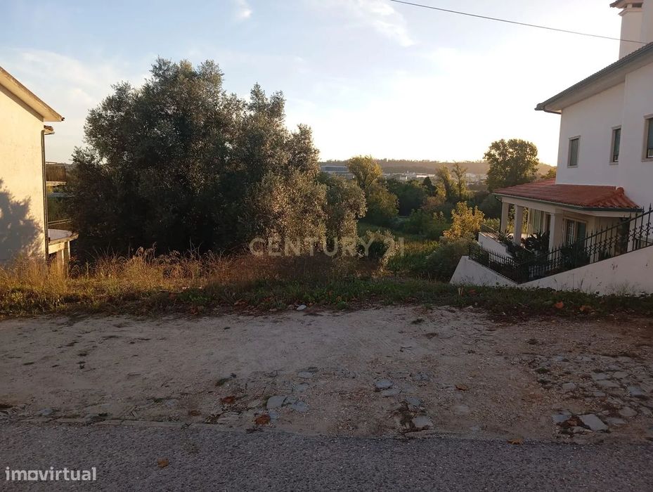 Excelente Lote De Terreno Encosta Do Sol Soure