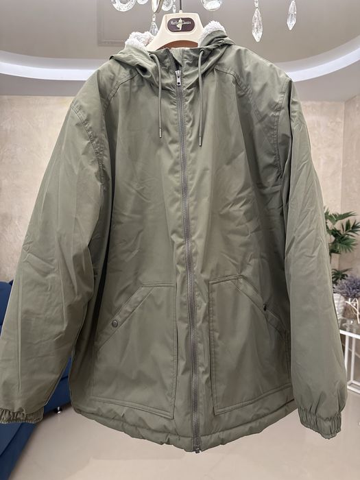 Фірменна куртка весна-осінь