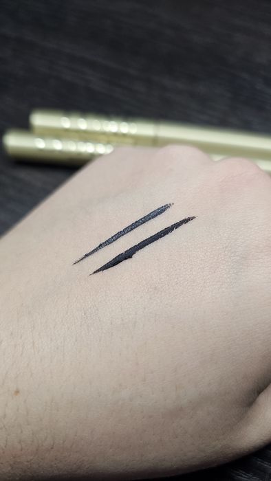 Avon - Eyeliner do kresek do oczu