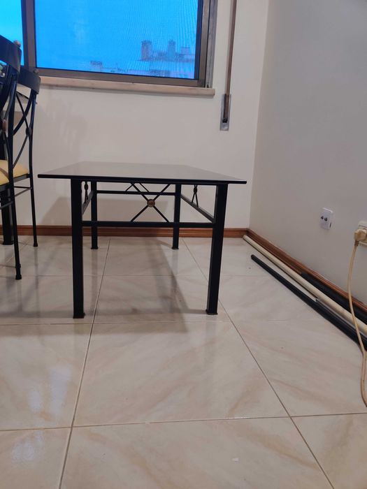 Conjunto de mesas de sala em ferro