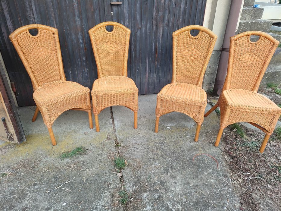Krzesła rattanowe