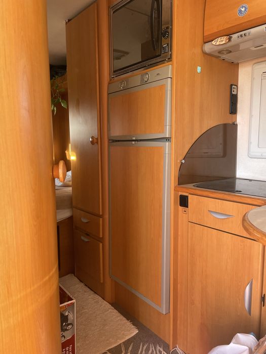Frigorífico Dometic AES (Automatic Energy Selection) Trivalente Grande c/ Congelador Separado para Autocaravana