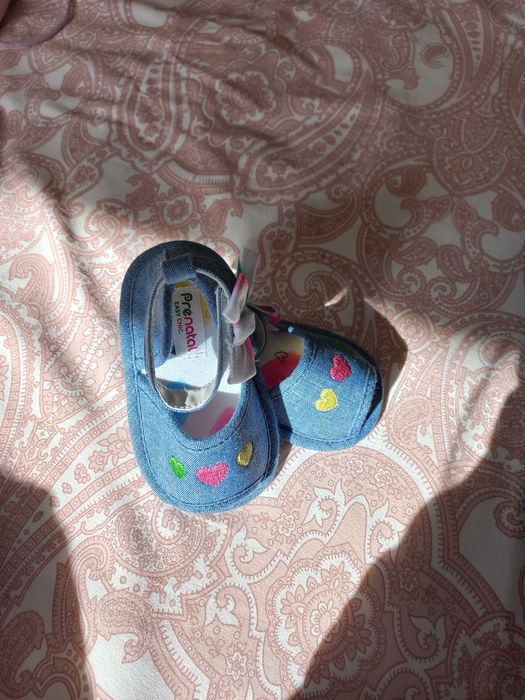 Sandálias a ESTREAR de bebe menina PréNatal