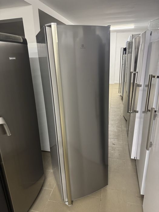 Lodówka chlodnia No-Frost Elektrolux