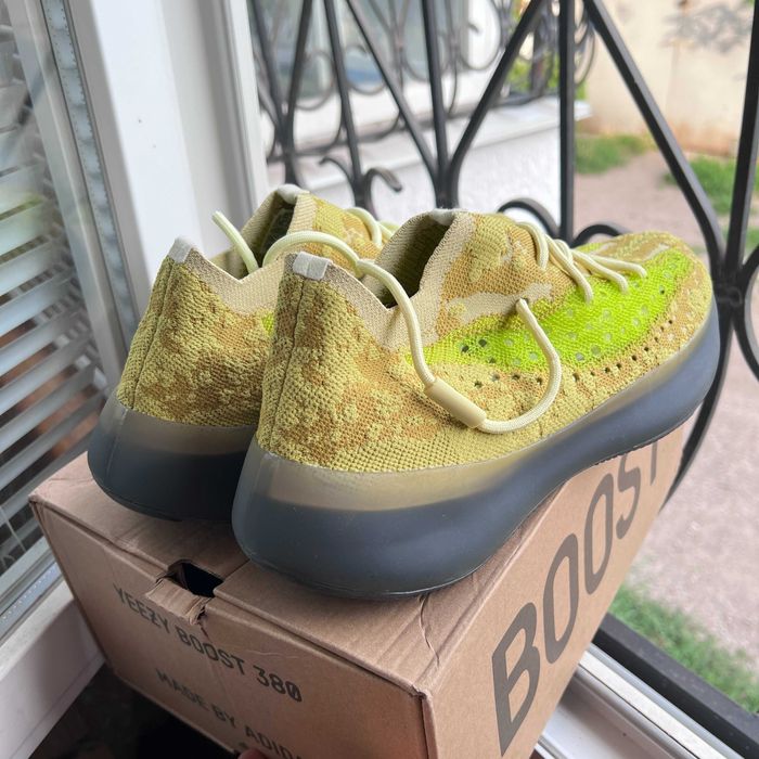 Оригінал! Топові чоловічі кросівки кроссовки Adidas Yeezy Boost 380 Hylte FZ4990 US10