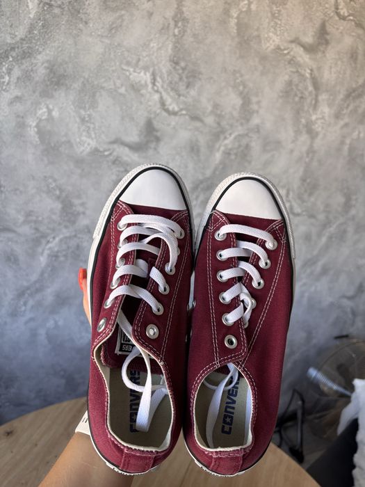 Converse bordowe