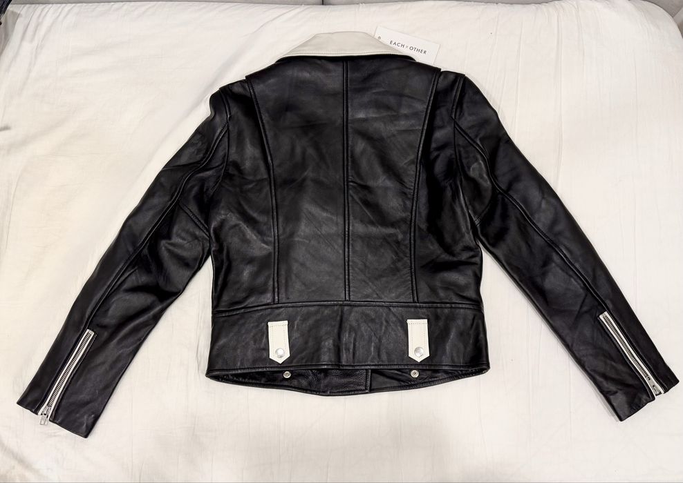 Шкірянка, косуха, бейкерусбка куртка EACH OTHER