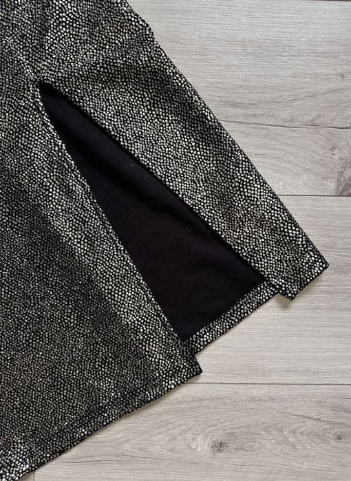 Сукня плаття золотисте святкове з розрізом на нозі . С-М розмір