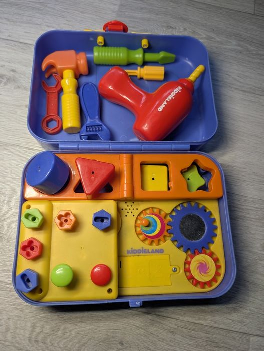 Чемоданчик с инструментами / дрель