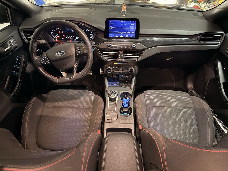 Ford Focus ST Line 1.0 Ecoboost 125CV caixa automática