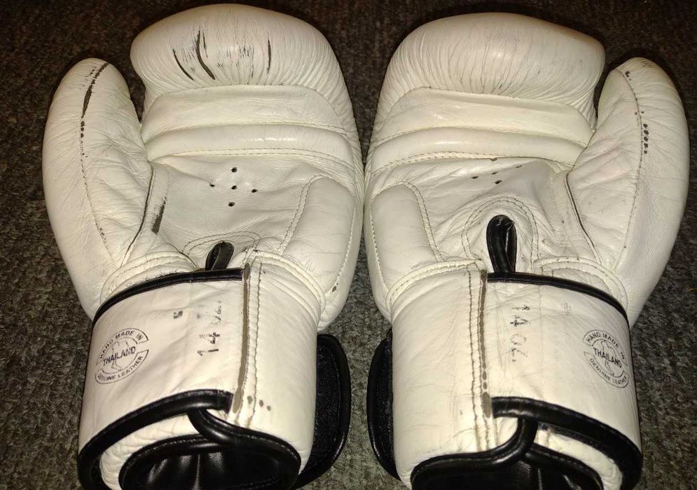 FAIRTEX Rękawice Bokserskie BGV19 Tight-Fit Białe