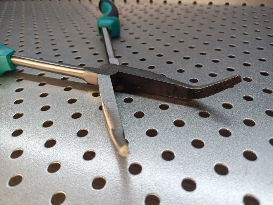 Szczypce wydłużone Cr-V wygięte 45° 275mm szczypce długie 45° wygięte