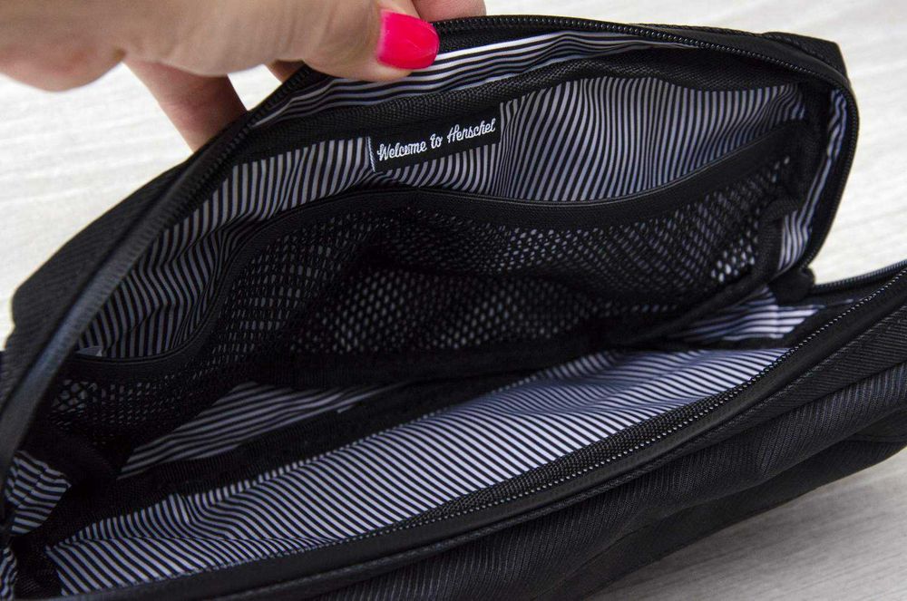 Сумка Herschel Nineteen Cordura Black поясна, водостійка, міцна.
