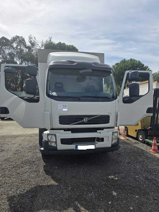 Camião Volvo FL 260