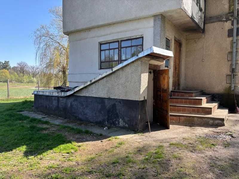 Мисливський будинок 218 м², на ділянці 0.5 га у лісі (Звягельський р-н). Готовий бізнес