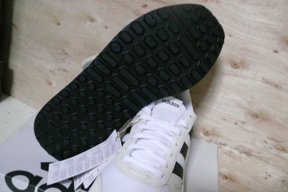 Tênis Adidas Run 84