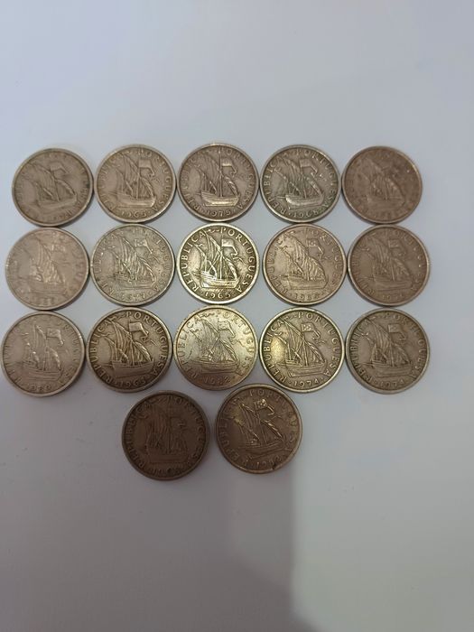 Moedas de escudos